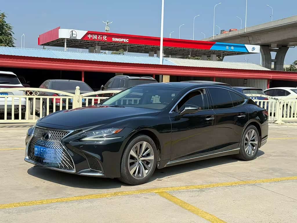 Lexus LS