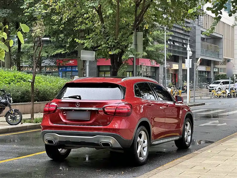 Mercedes-Benz GLA