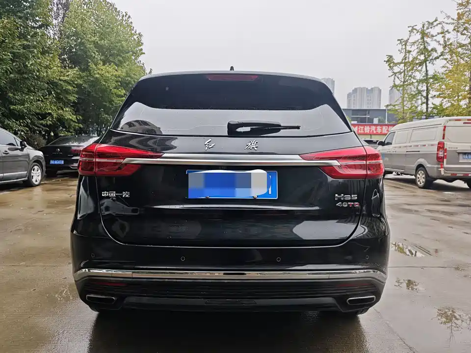 Hongqi HS5