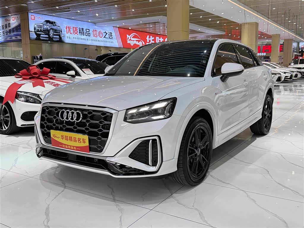 Audi Q2L