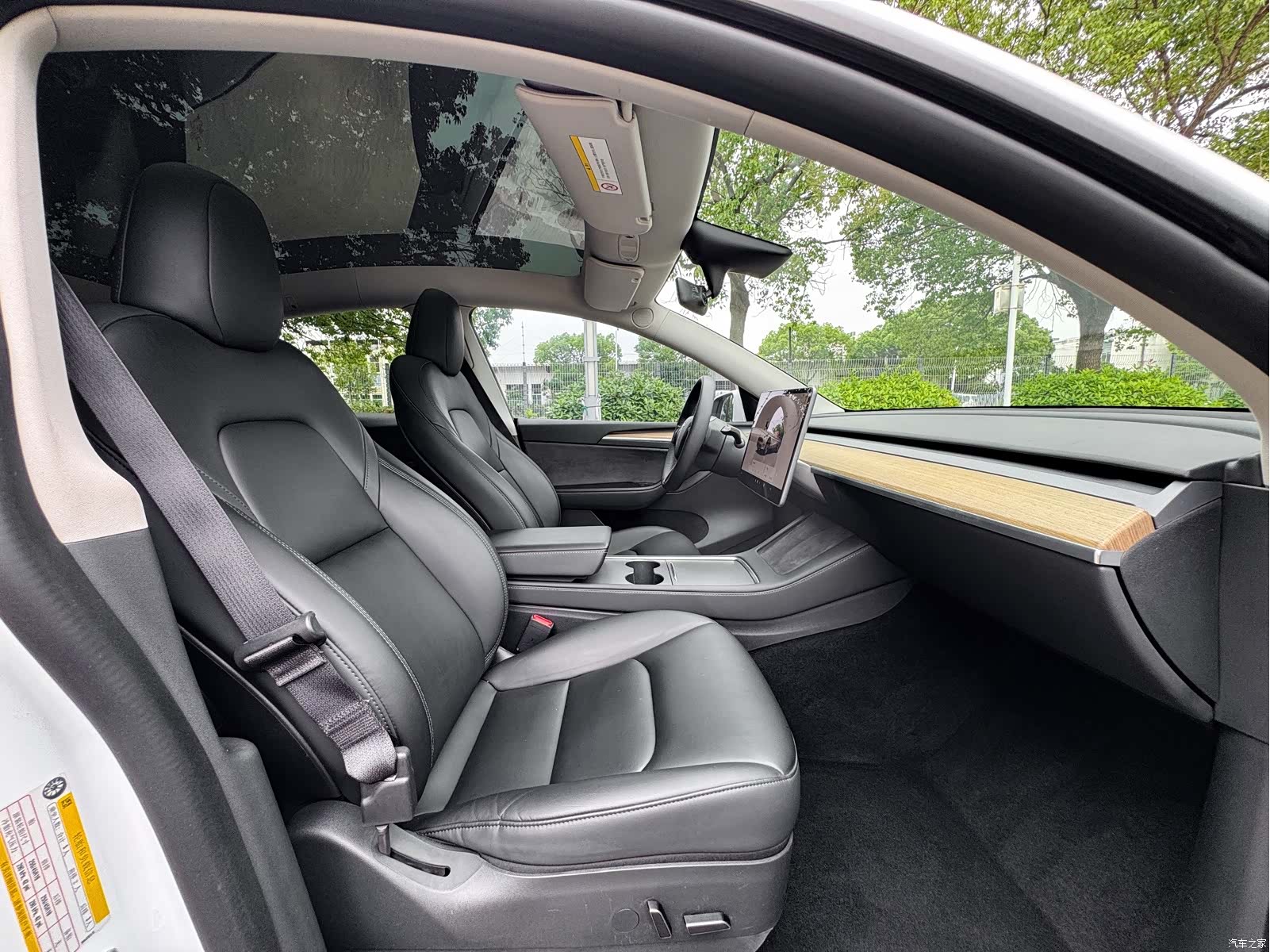 Tesla Model Y, 2023 15