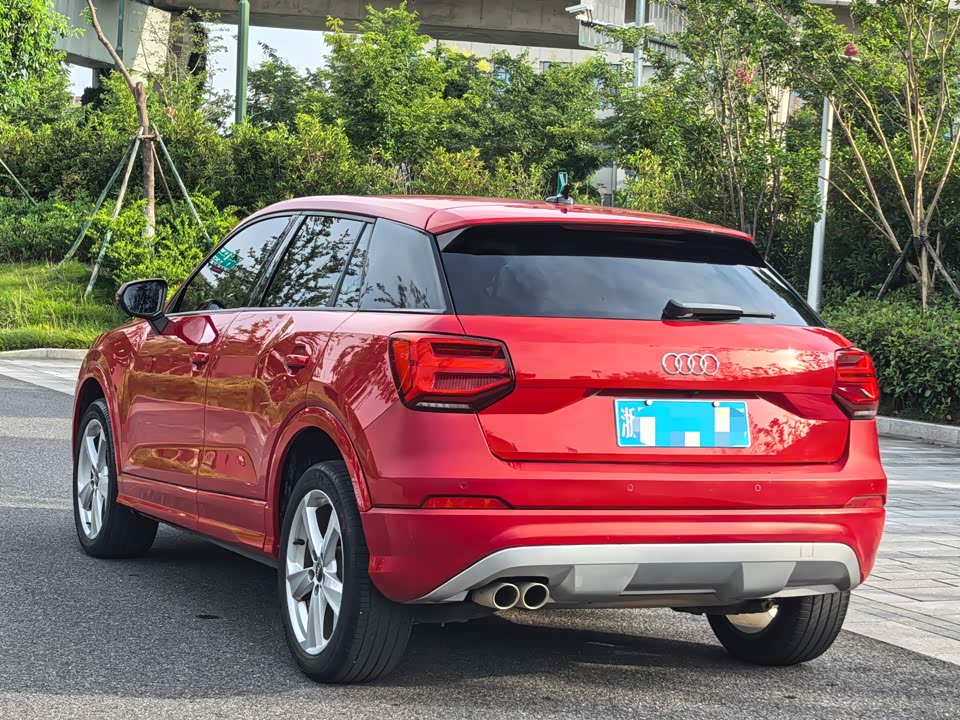 Audi Q2L