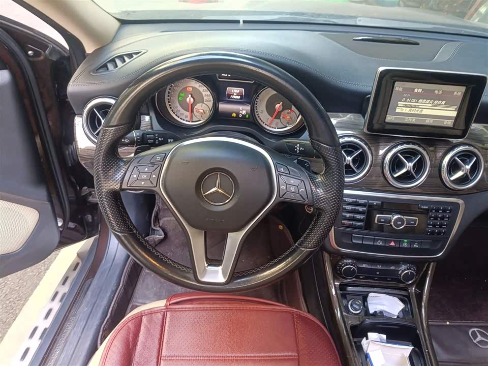 Mercedes-Benz GLA