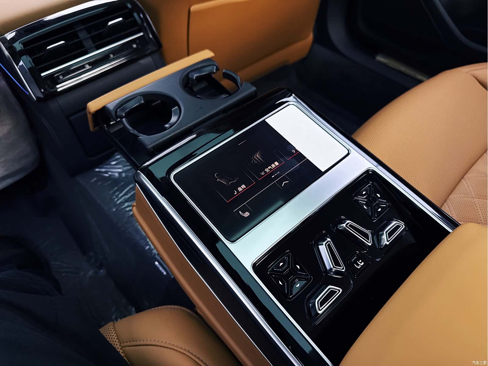 Audi A8L, 2025 31