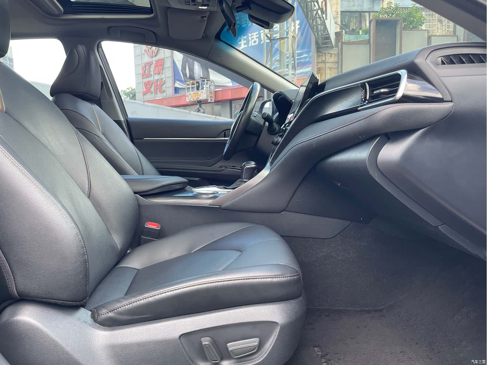 Toyota Camry, 2022 12