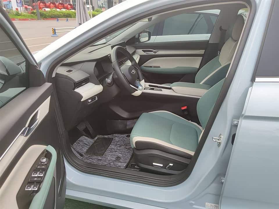 Geely Emgrand L HiP Geely Emgrand L HiP