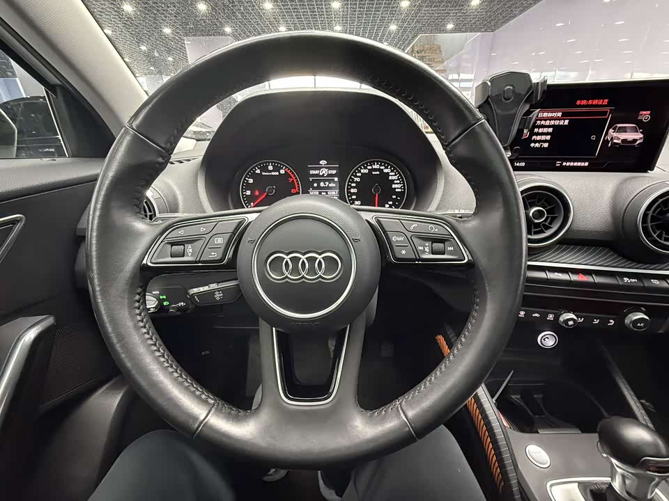 Audi Q2L