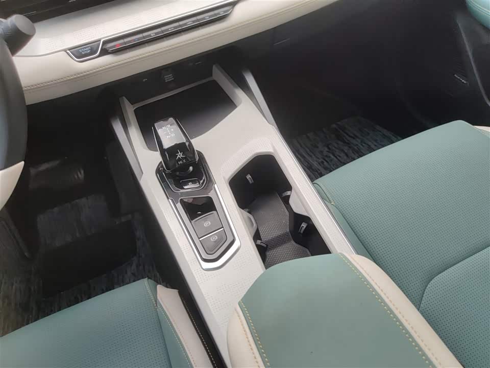 Geely Emgrand L HiP Geely Emgrand L HiP