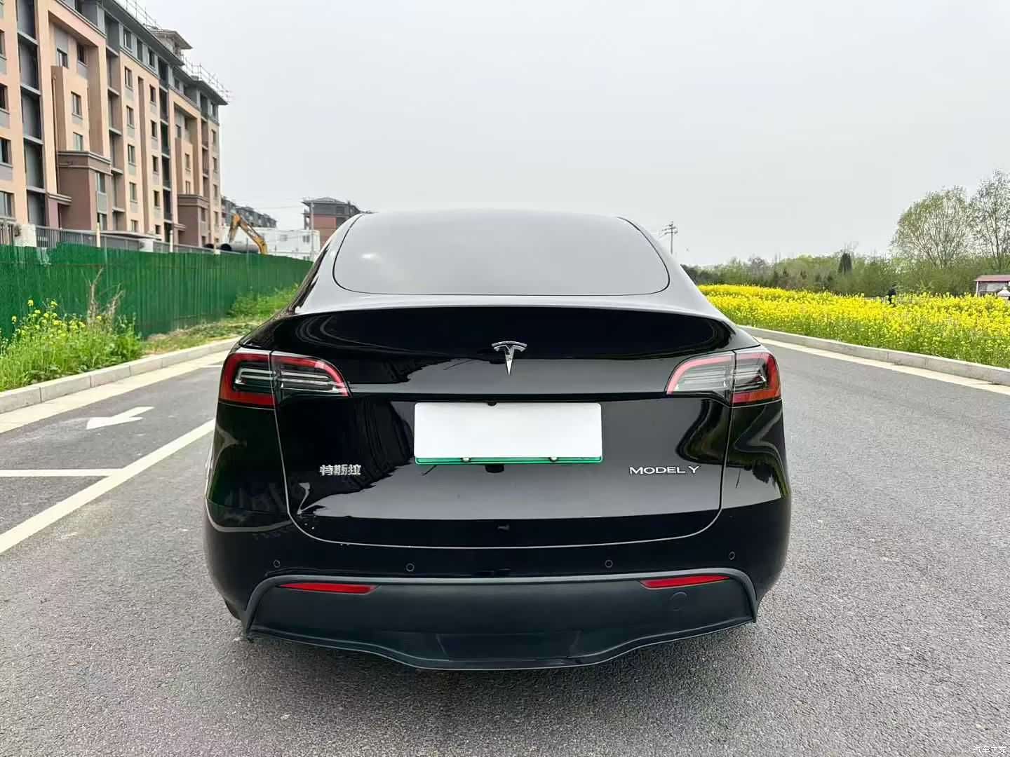 Tesla Model Y, 2024 8