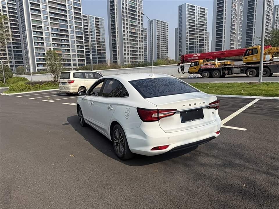 Roewe i5