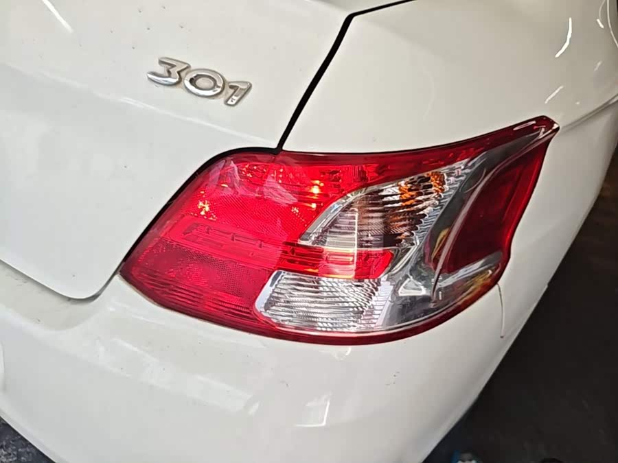Peugeot 301 2016, фото 7