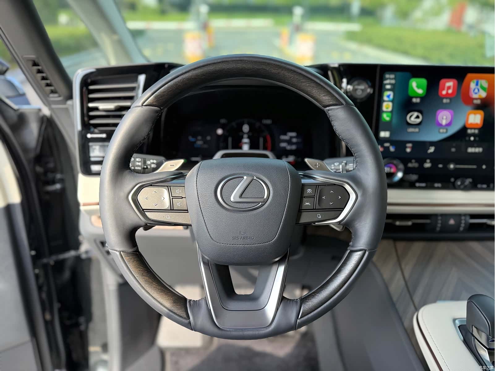 Lexus LM, 2024 все фото