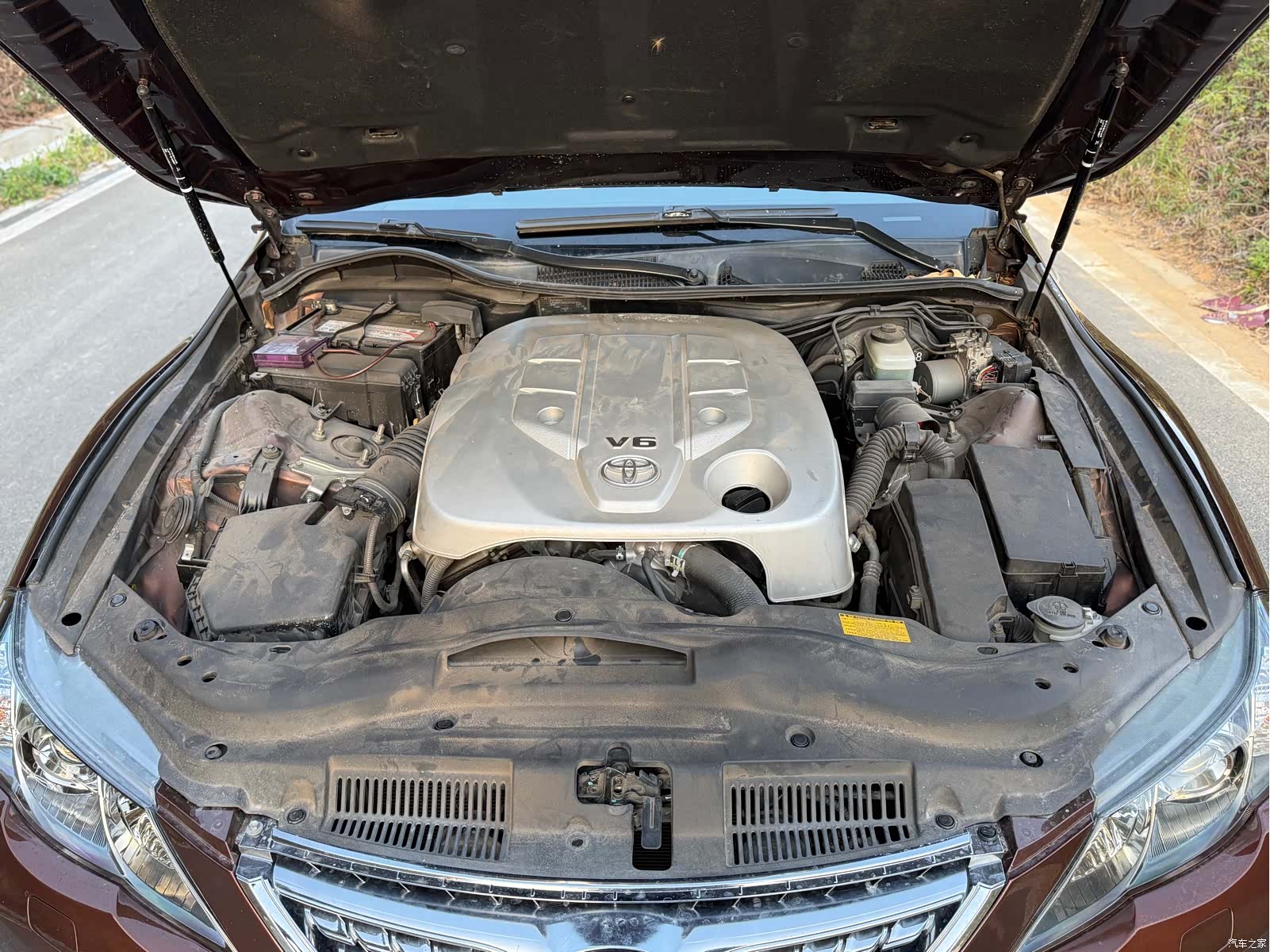 Toyota 2.5V, 2012 15