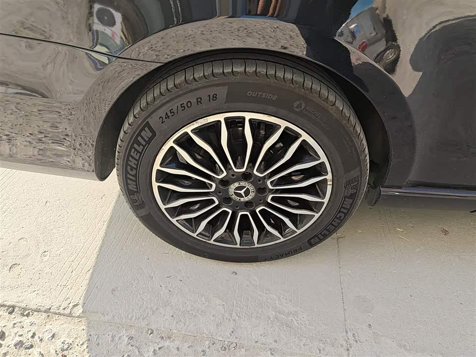 Mercedes-Benz V-class