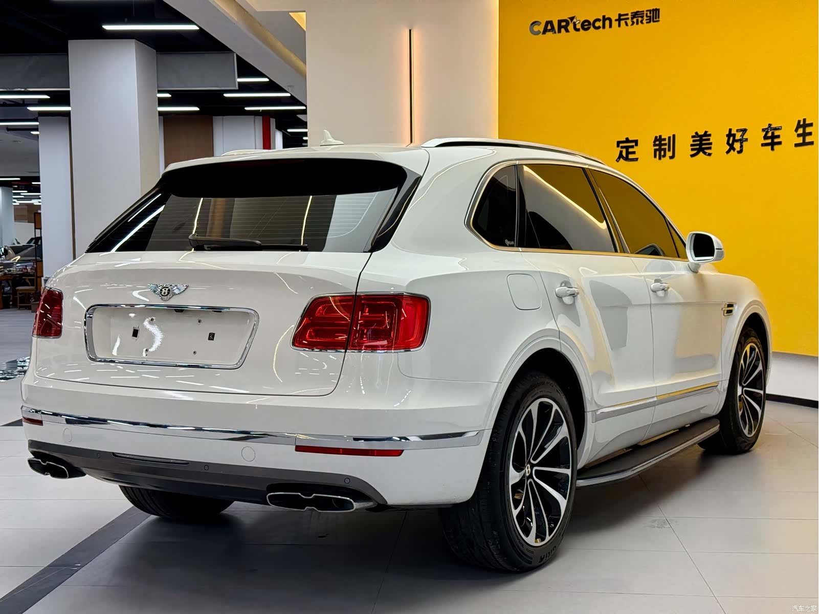 Bentley Bentayga, 2020 19