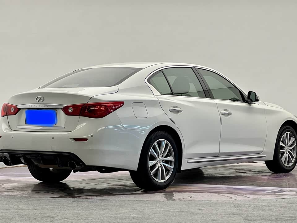Infiniti Q50L