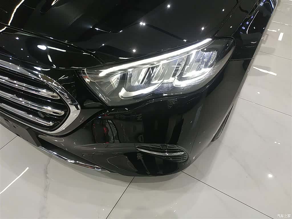 Mercedes-Benz E-Class, 2024 18