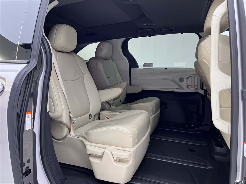 Toyota Granvia, 2024 24
