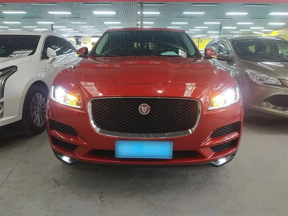 Jaguar F-PACE