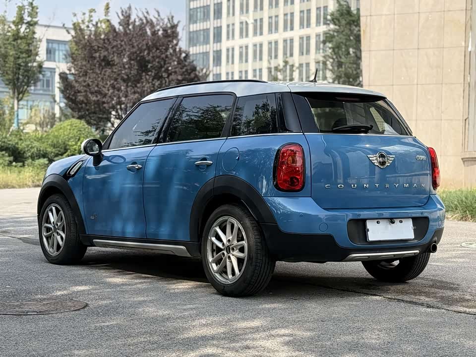 MINI COUNTRYMAN