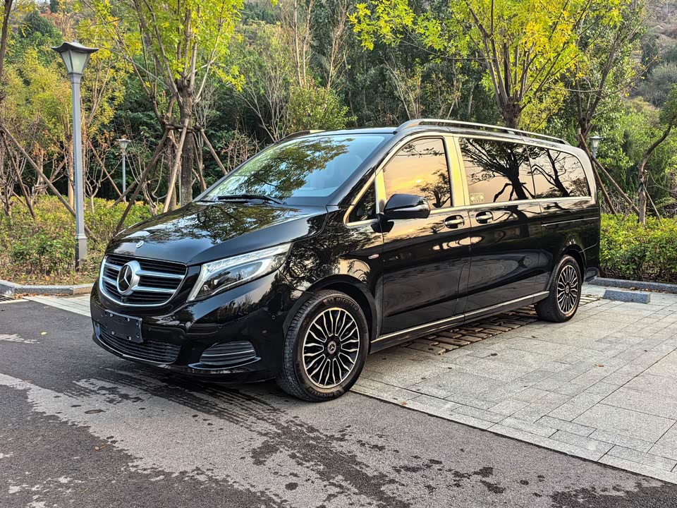 Mercedes-Benz V-class