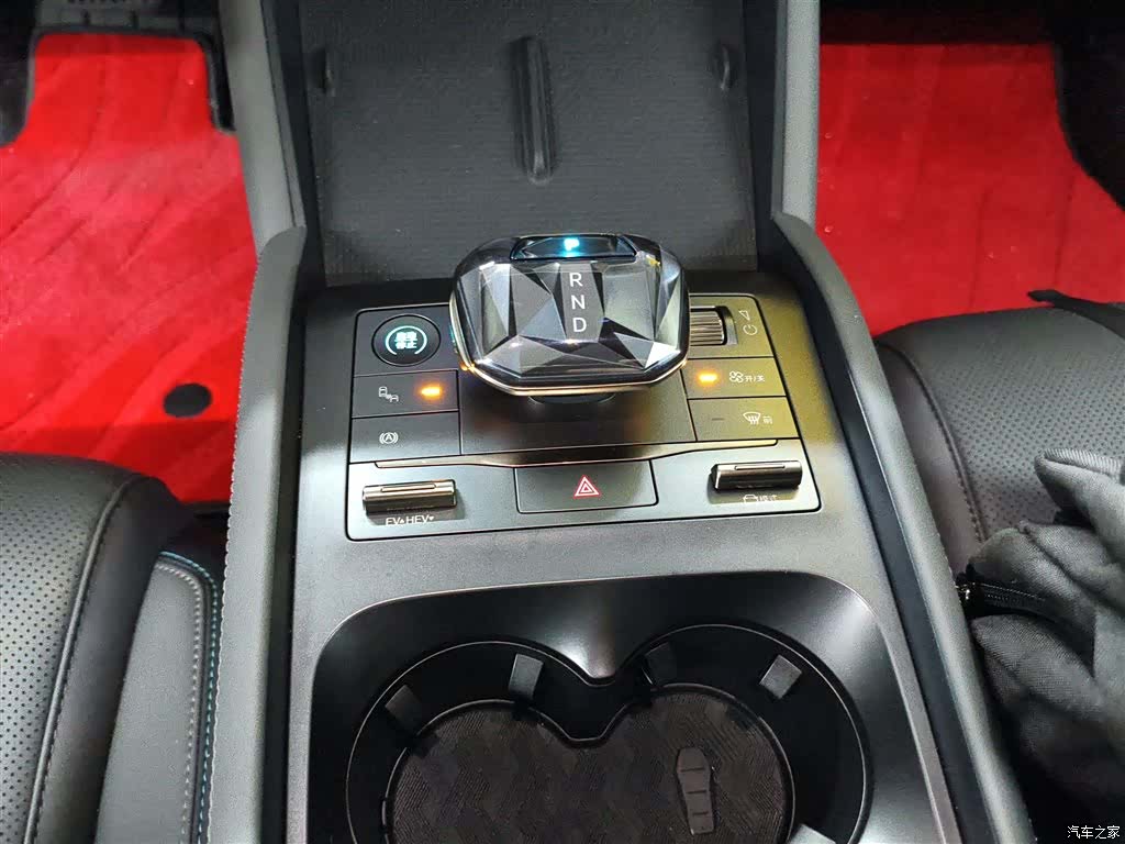BYD Qin, 2025 10