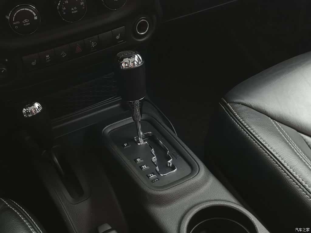 Jeep Wrangler, 2015 13