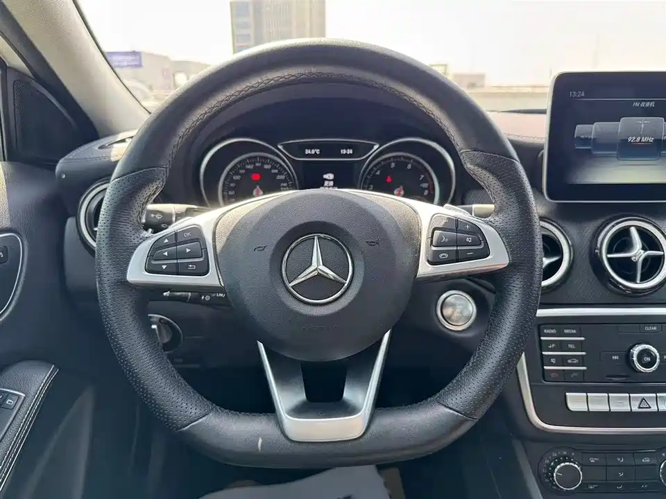 Mercedes-Benz GLA