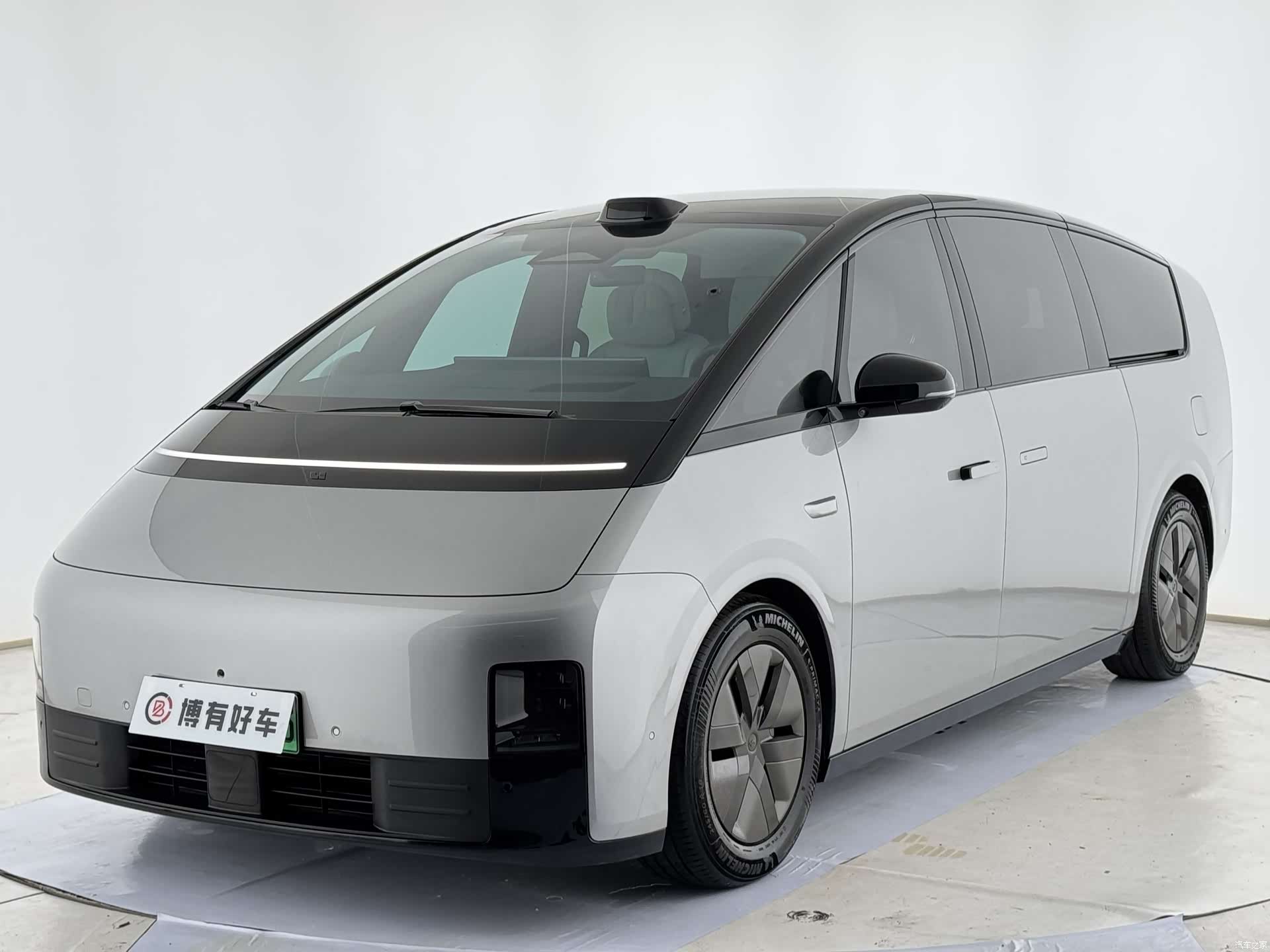 Li Auto MEGA, 2024 1