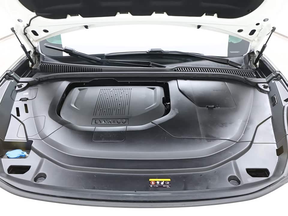 Lynk & Co 06