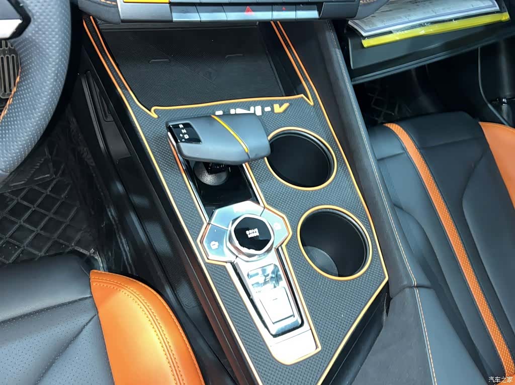 Changan UNI-V, 2024 8