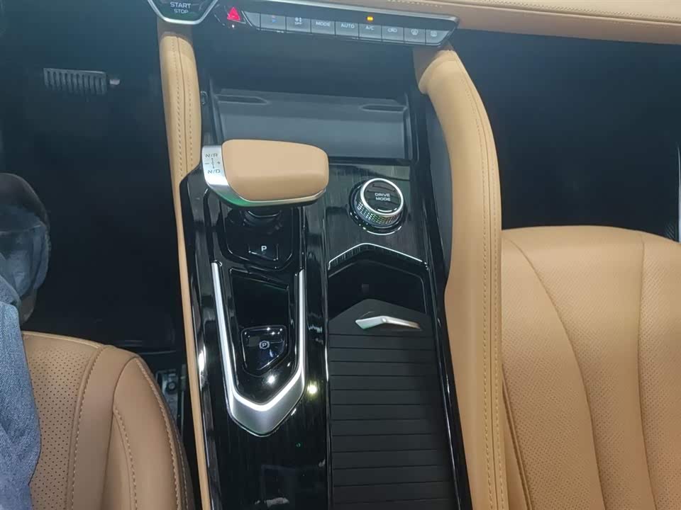 Geely Monjaro plug-in-hybrid