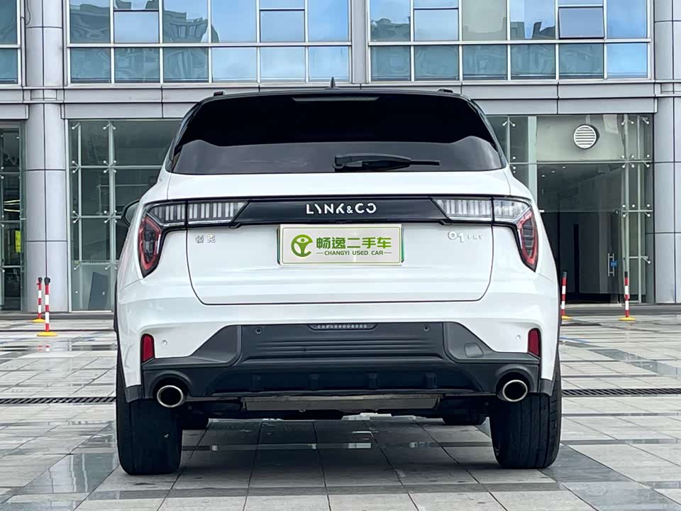 Lynk & Co 01
