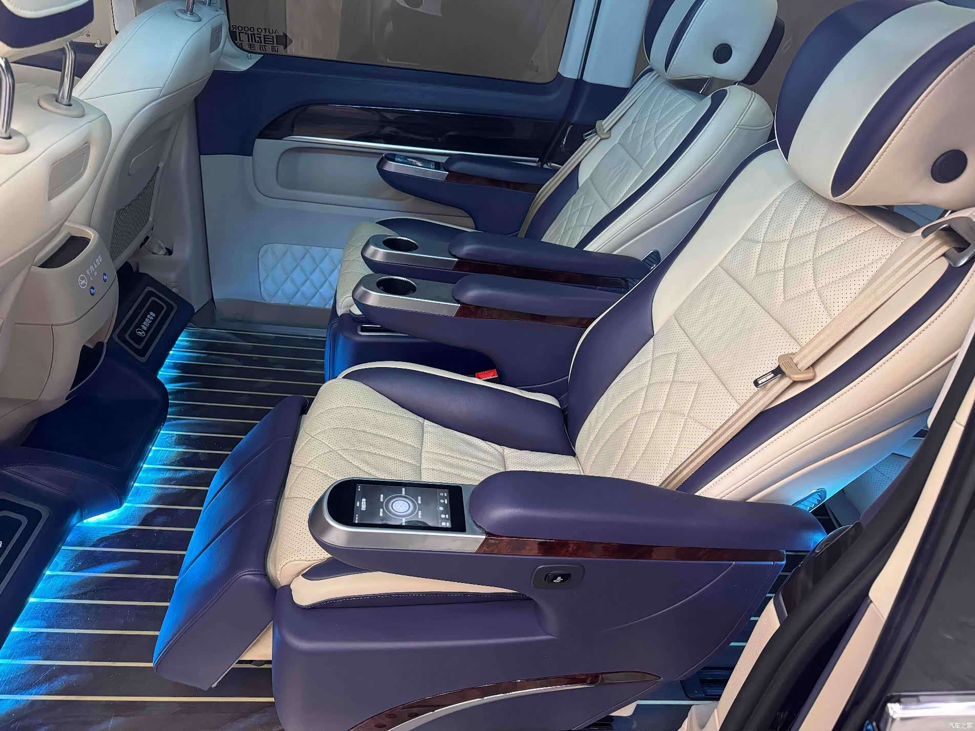 Mercedes-Benz V-Class, 2020 17