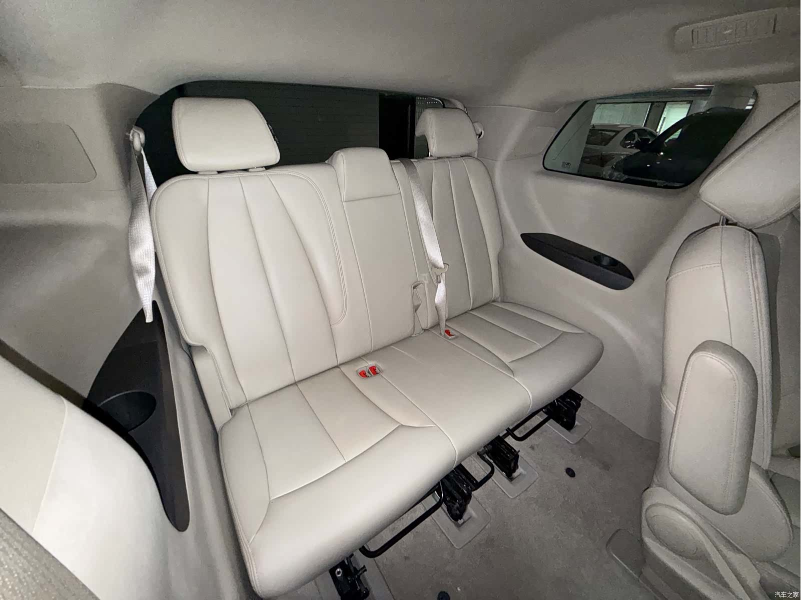 Buick GL8, 2019 11