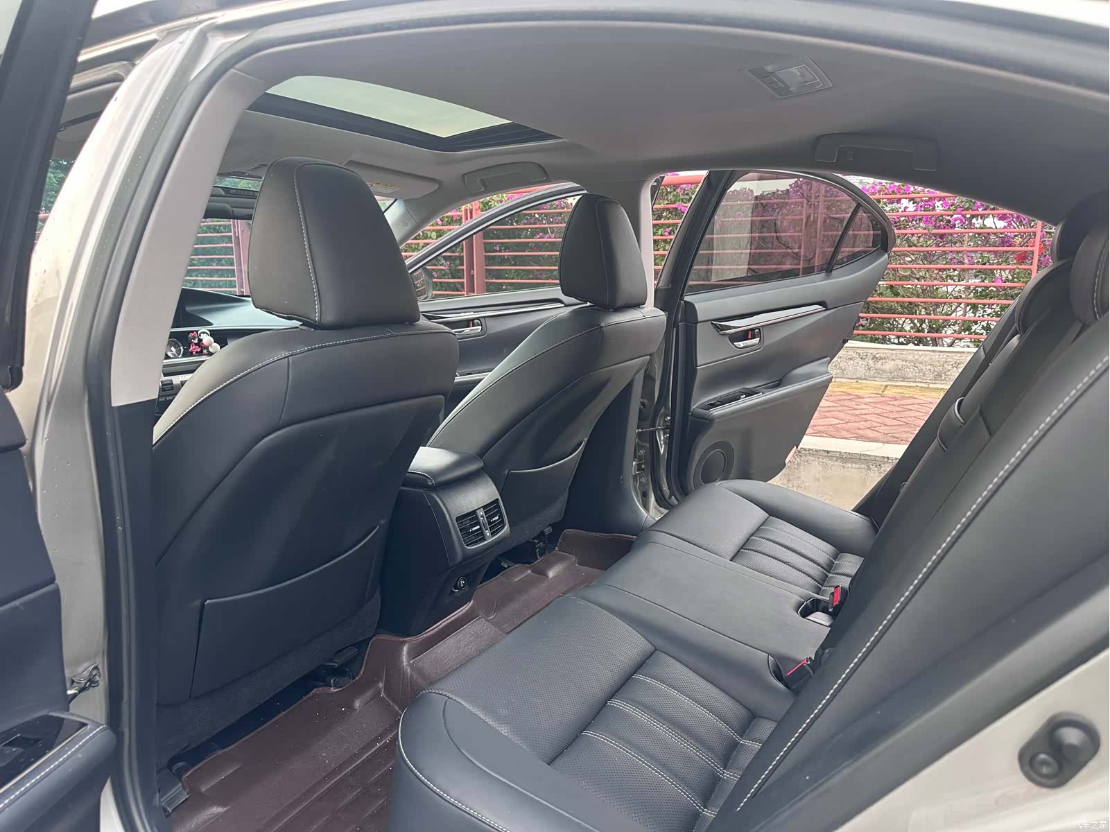 Lexus ES, 2016 9