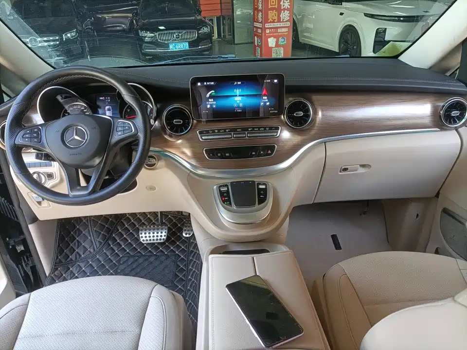 Mercedes-Benz V-class