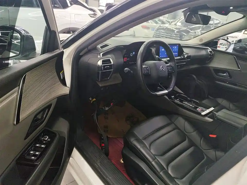 Citroen Versailles C5 X