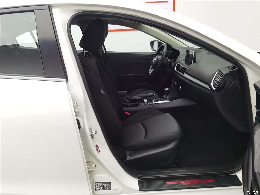 Mazda Mazda3, 2016 23