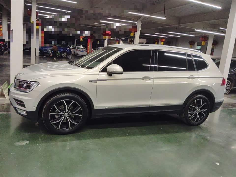 Volkswagen Tiguan L