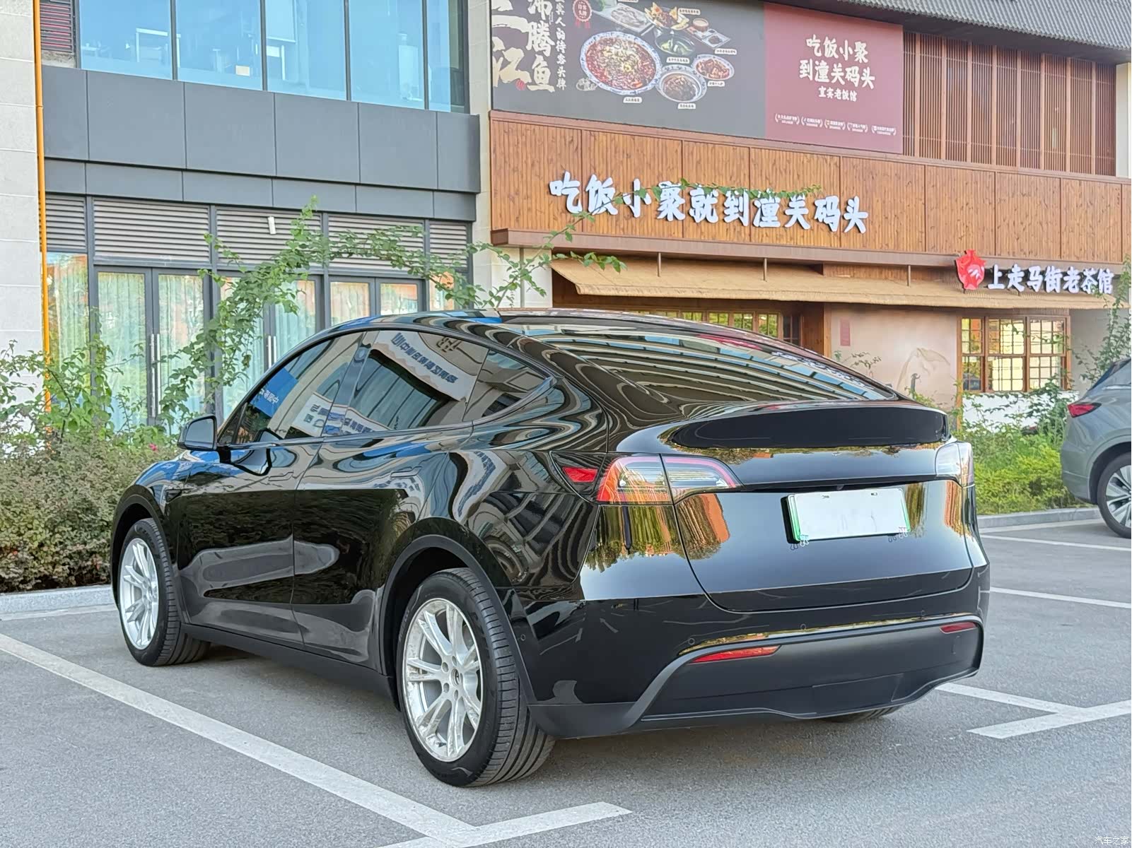 Tesla Model Y, 2022 11