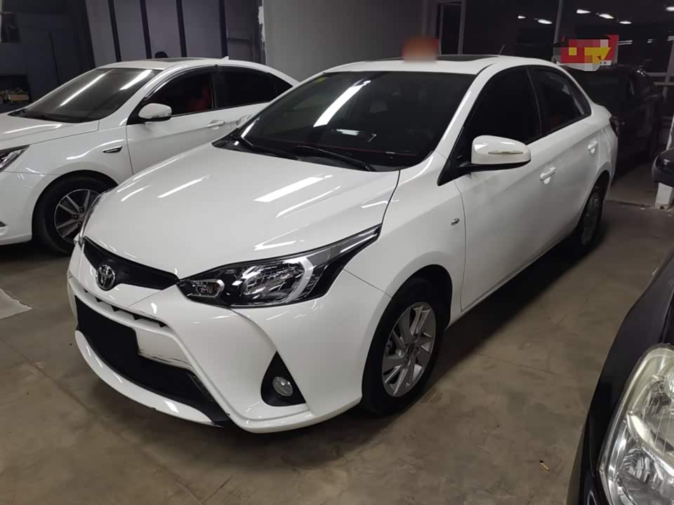 Toyota YARiS L to enjoy