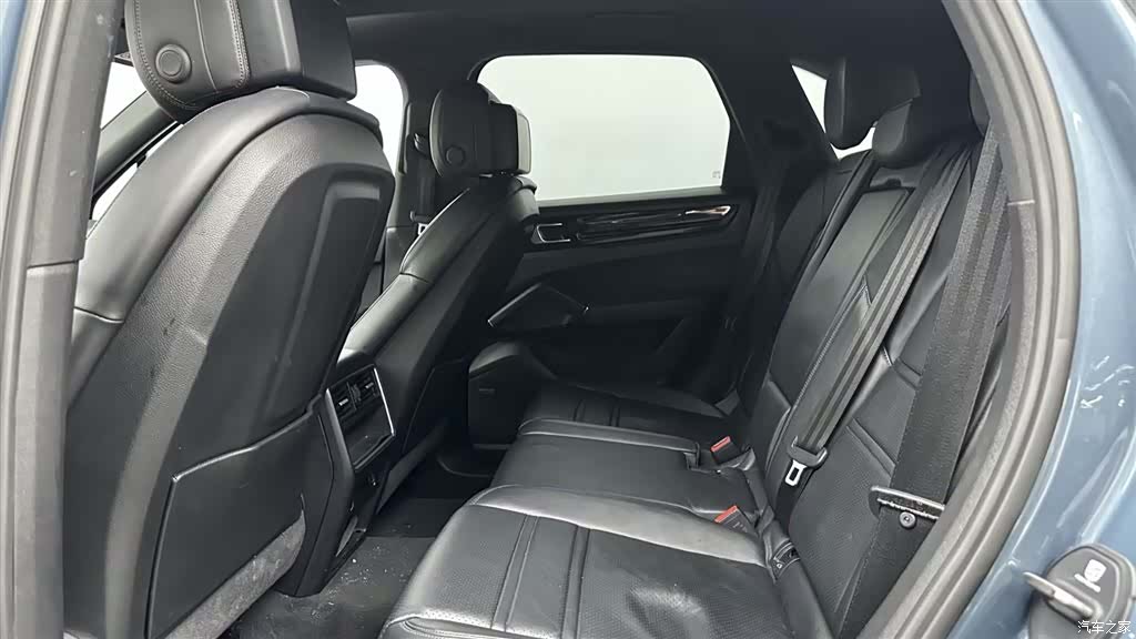 Porsche Cayenne, 2018 9