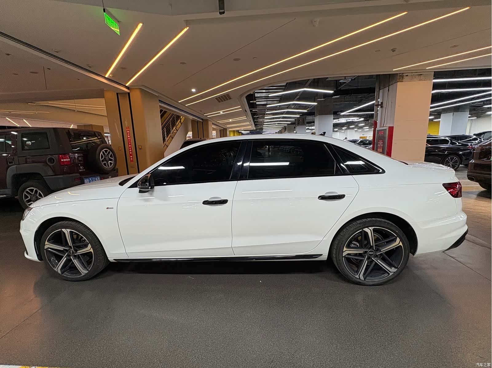 Audi A4L, 2025 14