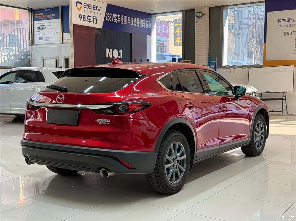 Mazda CX-4, 2023 4