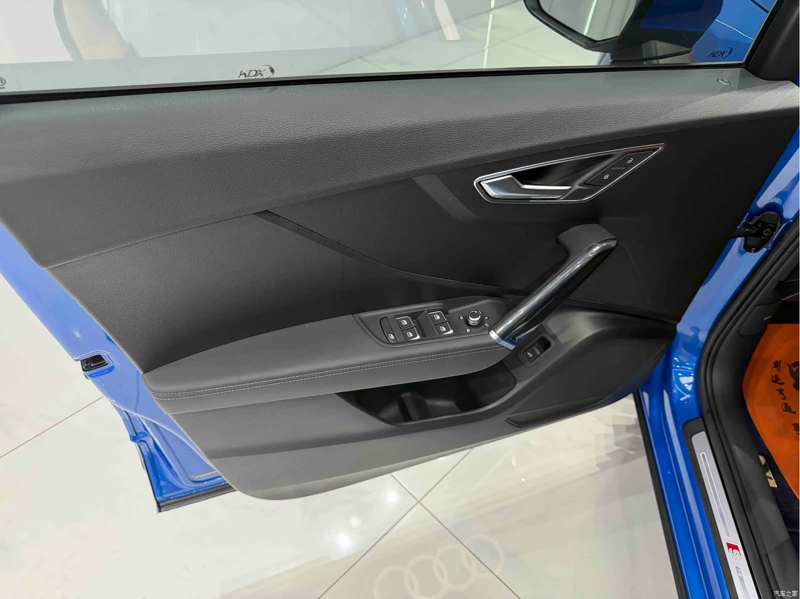 Audi Q2L, 2023 11