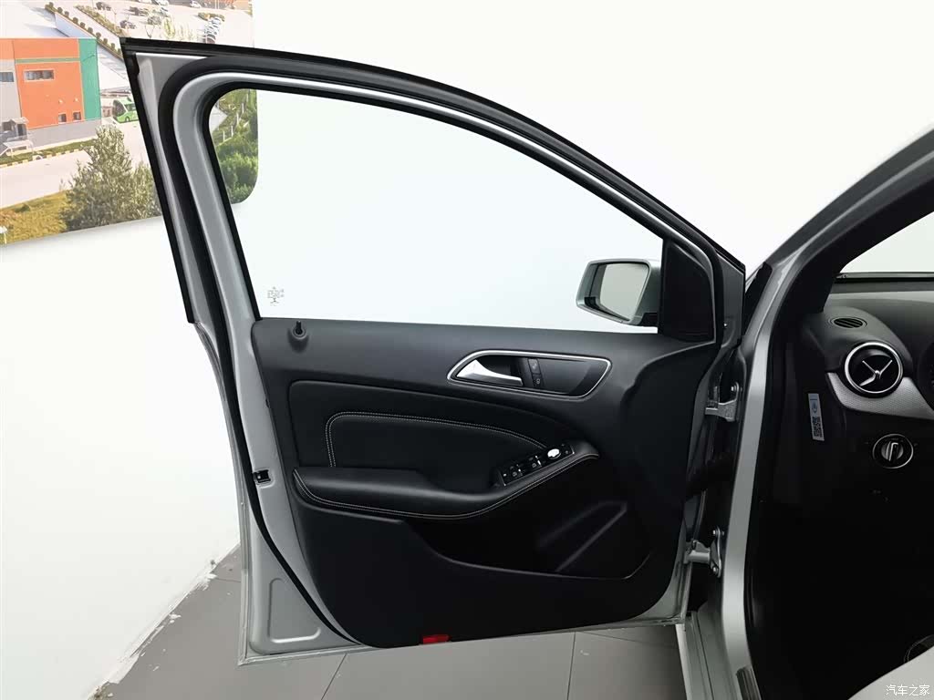 Mercedes-Benz B-Class, 2015 8