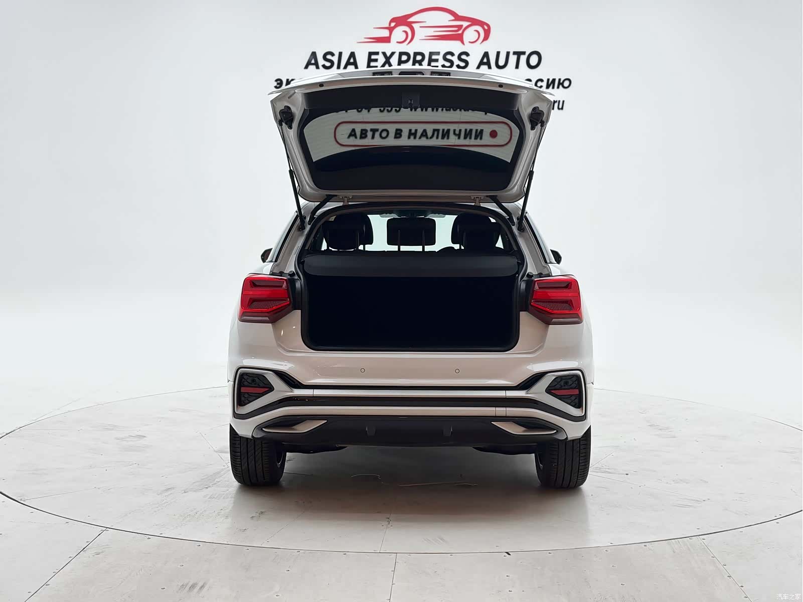 Audi Q2L, 2022 все фото