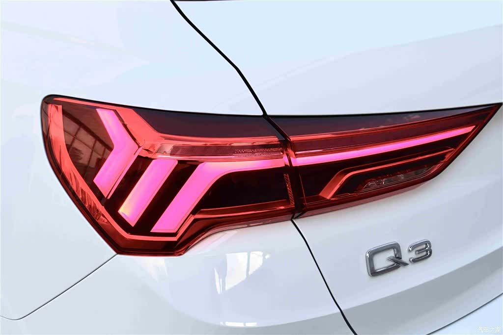 Audi Q3, 2023 14