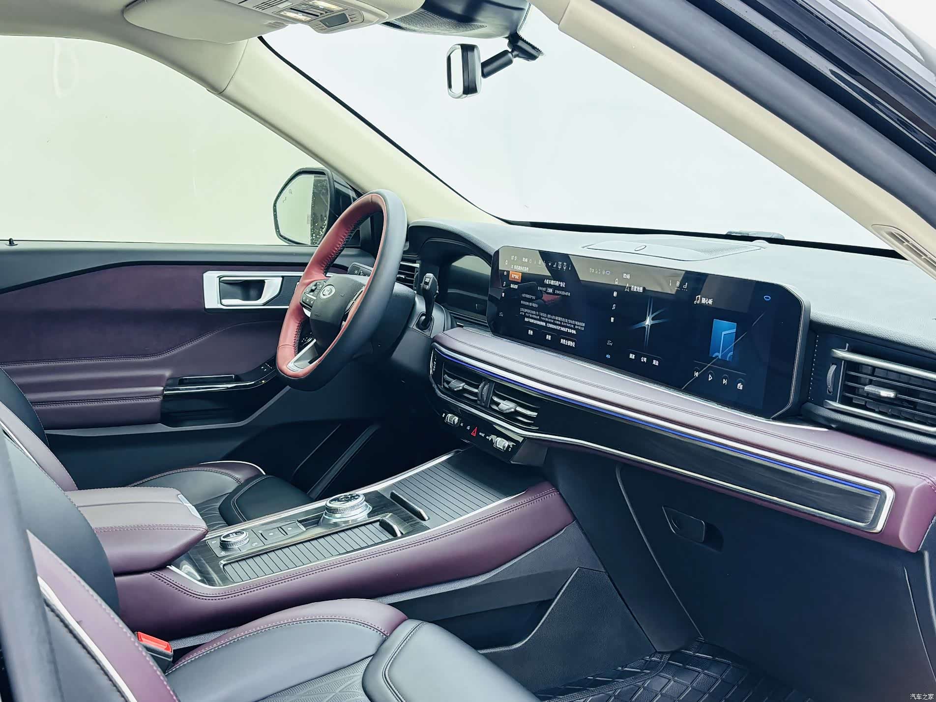 Ford Explorer, 2023 13